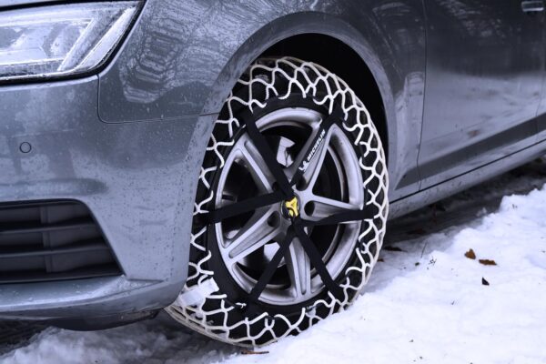MICHELIN Easy Grip Limited 15 Snow Chains Car Textile Snow Chains Pack of 2 Tyres Snow Chains Ultra Performance Easy to Use White
