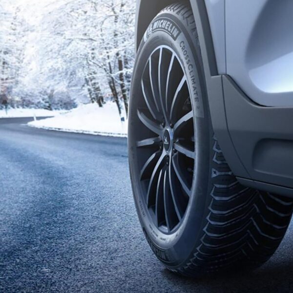 MICHELIN CrossClimate2 All-Season Tire 235/50R19/XL 103V